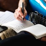 Şarkı Sözü Nedir, Nasıl Yazılır?