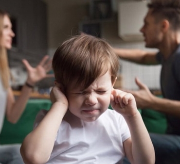Aile İçi Problemlerde Çözüm için Önce Eş mi Çocuk mu? 