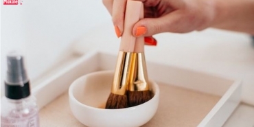 Makyaj Fırçaları Nasıl Temizlenir? 