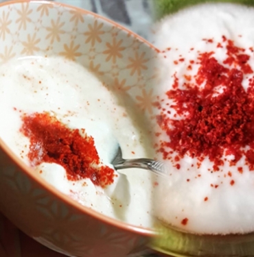 Göbek Eriten Pul Biberli Yoğurt Tarifi