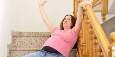 Hamilelikte Düşmek Bebeğe Zarar Verir mi?