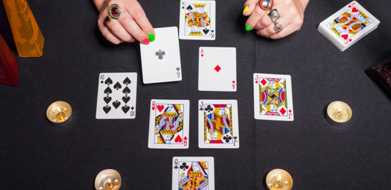 İskambil Falı Nasıl Bakılır? Kart Anlamları Nedir?  