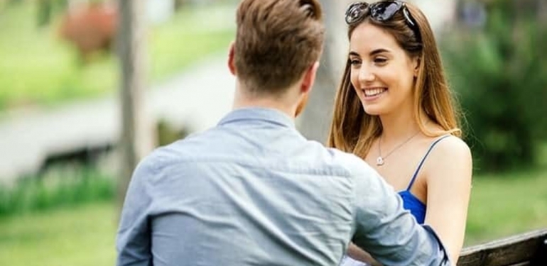 Özgüvenli Erkeklerin Hoşlanma Belirtileri  