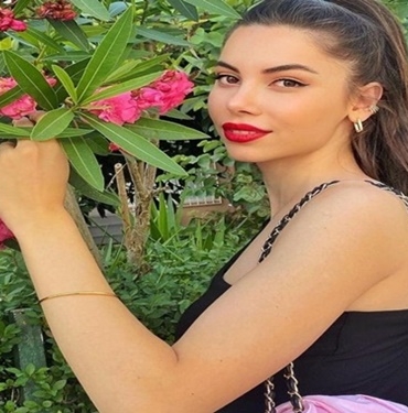 Burcu Çakmak Kimdir? 