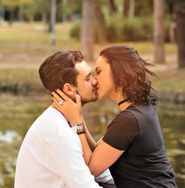 Rüyada Dudaktan Öpüştüğünü Görmek