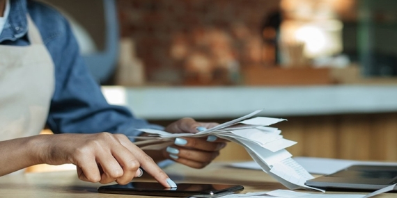 Hibe Nedir? Eğitimden Sanata Destek Veren Tüm Yönleriyle Hibe Kavramı