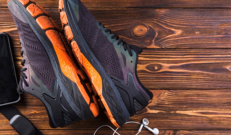 Sokak Modası ve Konforun Buluştuğu Nokta: Erkek Spor Ayakkabı Trendleri