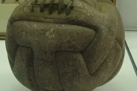 Futbol Topunun Evrimi Domuz Mesanesinden Akıllı Toplara