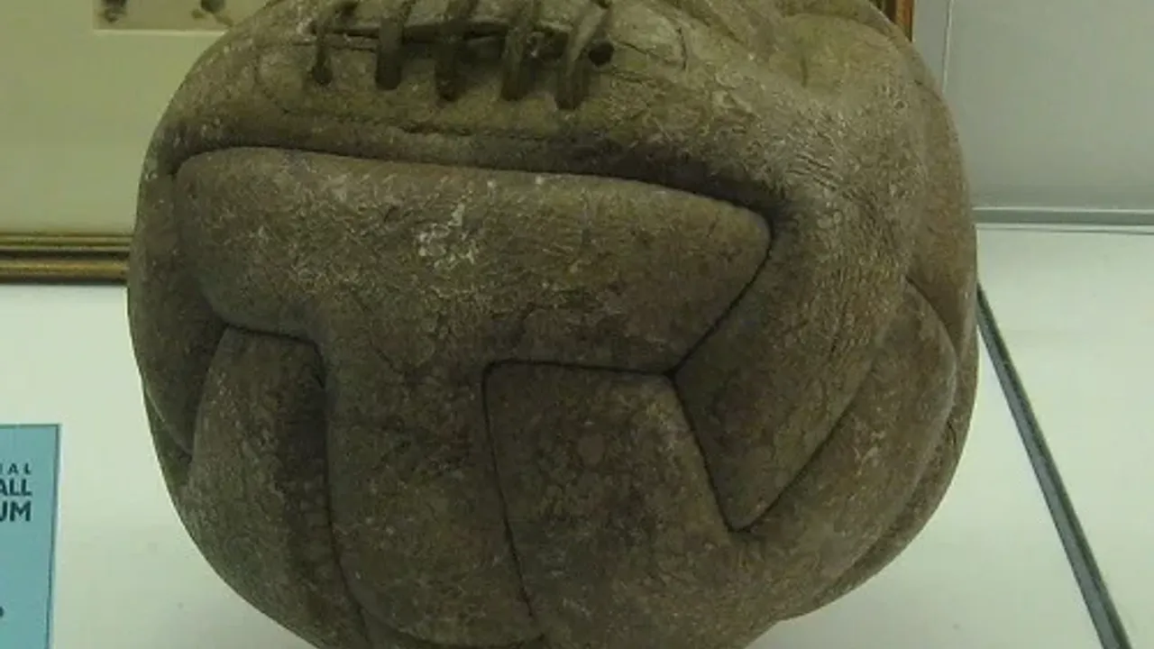 Futbol Topunun Evrimi Domuz Mesanesinden Akıllı Toplara