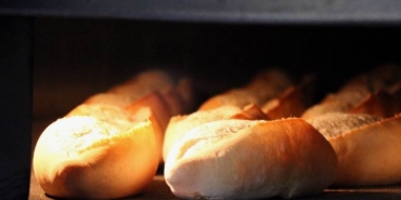 Rüyada Fırından Taze Ekmek Almak Ne Anlama Gelir